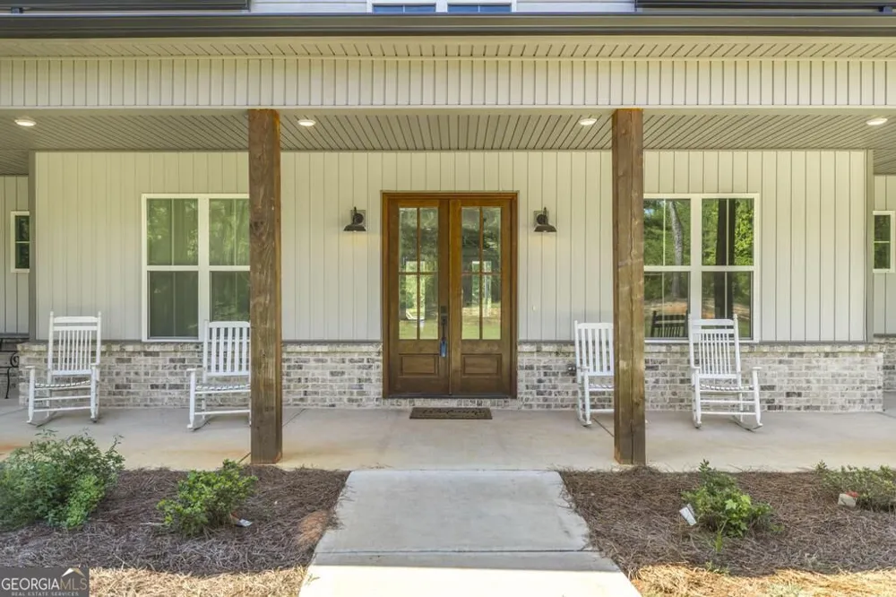665 Edge RD Forsyth, GA 31029