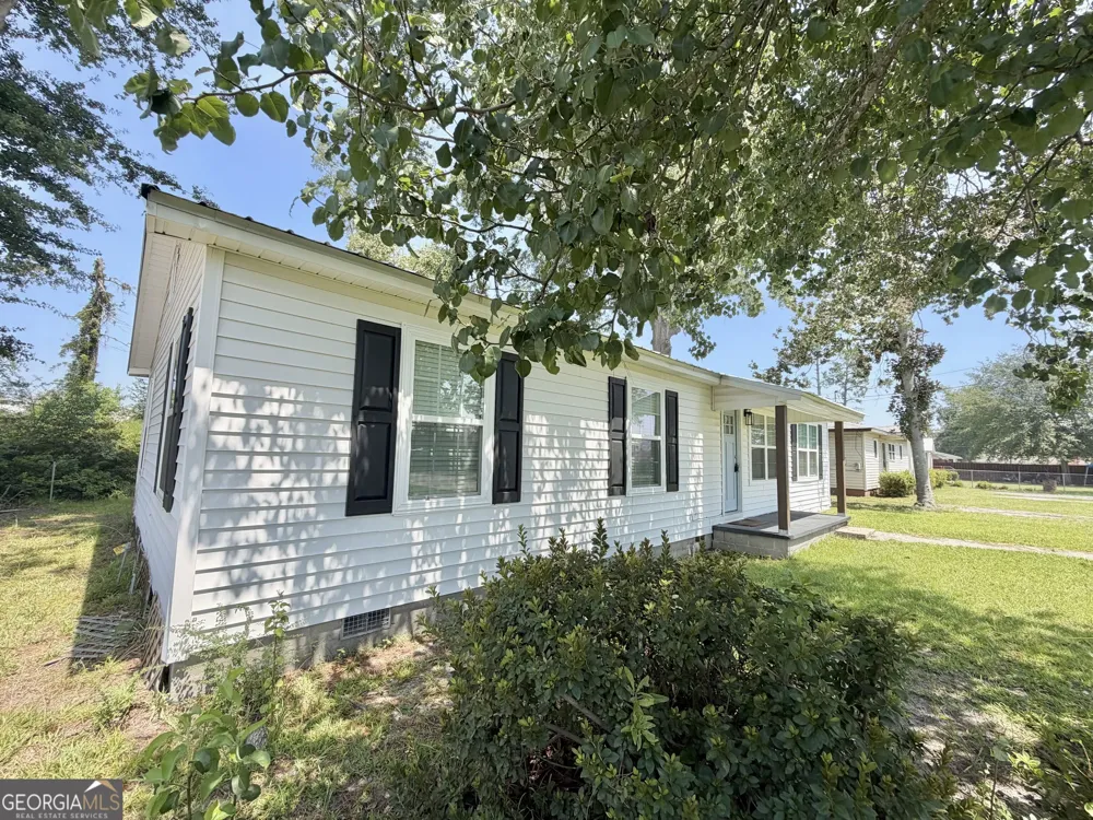 10 Grove ST Hazlehurst, GA 31539