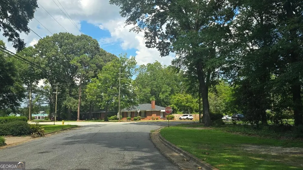 205 Wildwood CIR Americus, GA 31709