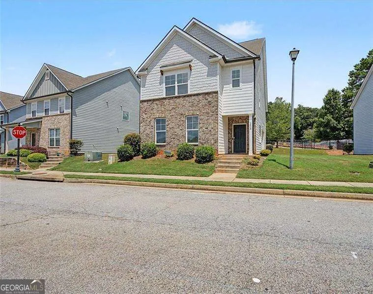 1609 Meadow XING East Point, GA 30344