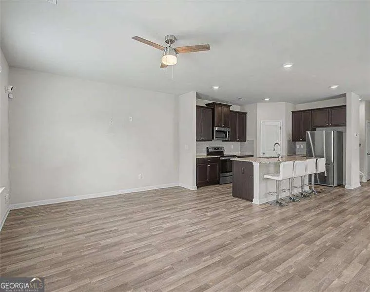 1609 Meadow XING East Point, GA 30344