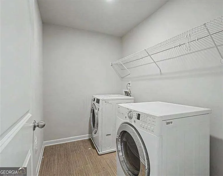 1609 Meadow XING East Point, GA 30344