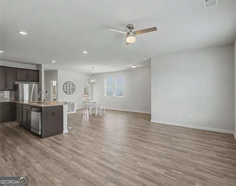 1609 Meadow XING East Point, GA 30344