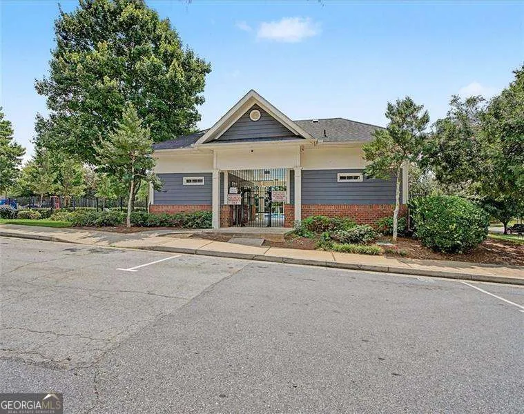 1609 Meadow XING East Point, GA 30344