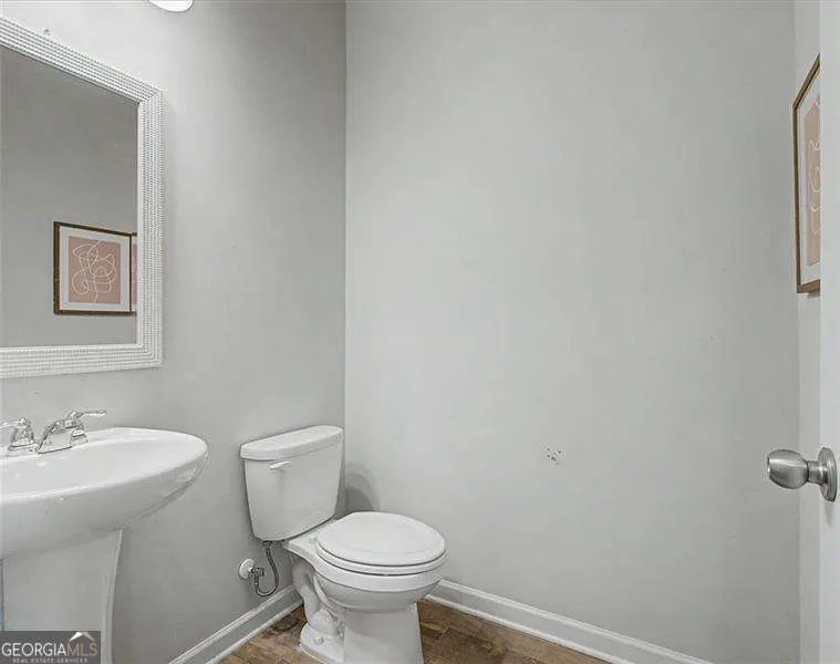 1609 Meadow XING East Point, GA 30344