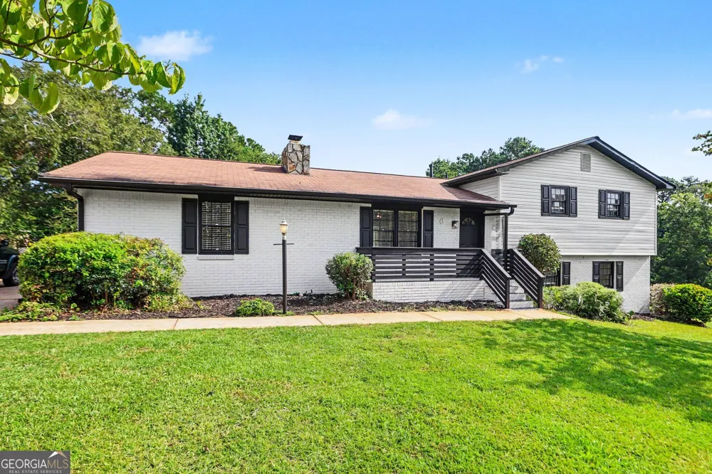 6 Bittersweet LN Newnan, GA 30263