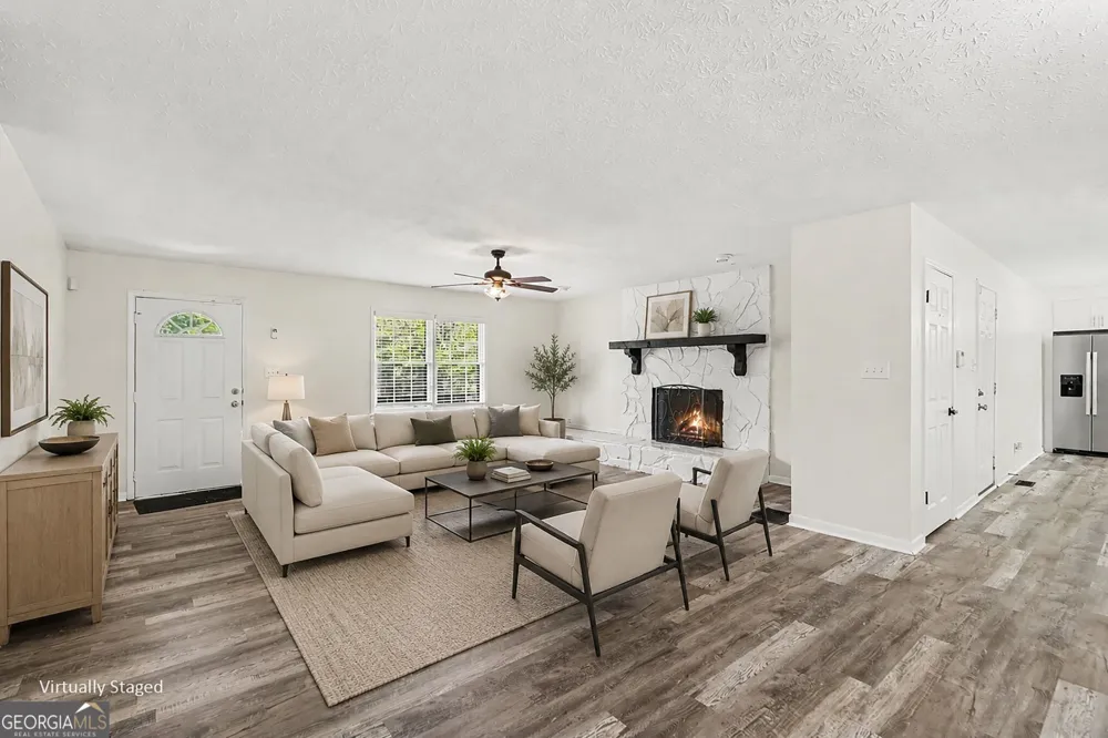 6 Bittersweet LN Newnan, GA 30263