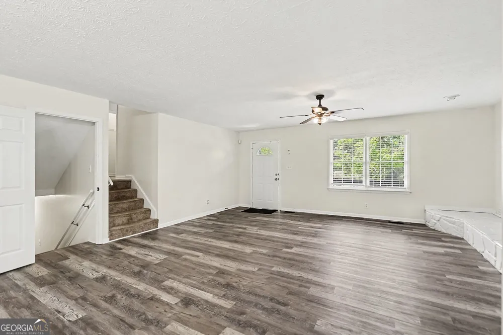 6 Bittersweet LN Newnan, GA 30263