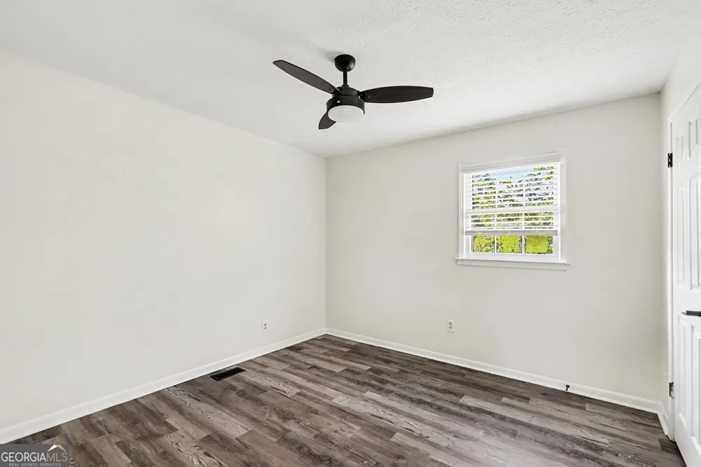 6 Bittersweet LN Newnan, GA 30263