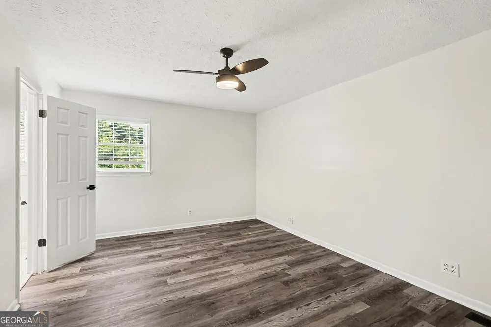 6 Bittersweet LN Newnan, GA 30263