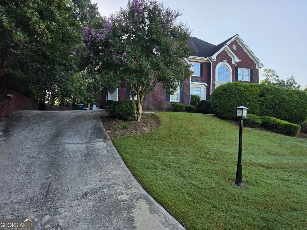 2810 Shoemaker LN Snellville, GA 30039