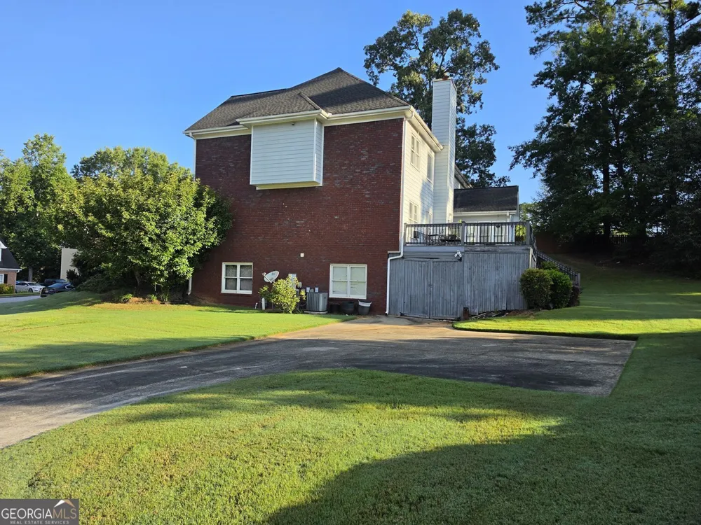 2810 Shoemaker LN Snellville, GA 30039