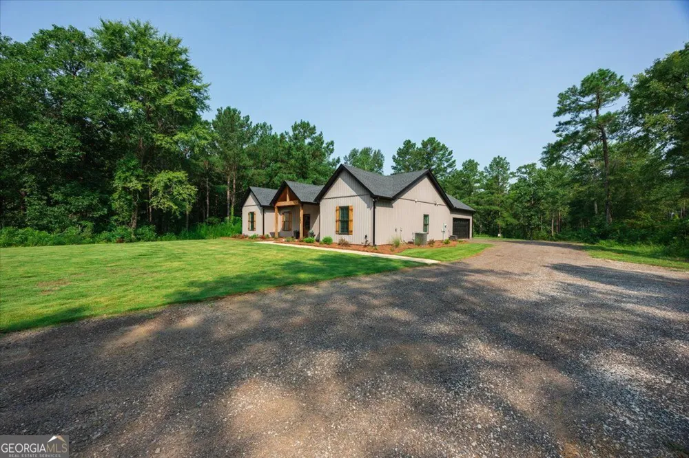 252 Rum Creek PASS Juliette, GA 31046