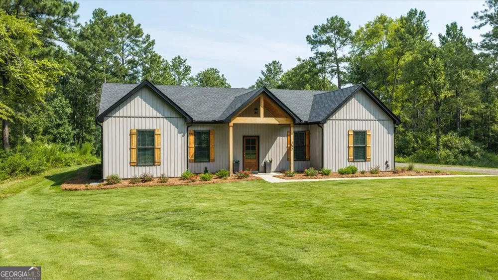 252 Rum Creek PASS Juliette, GA 31046