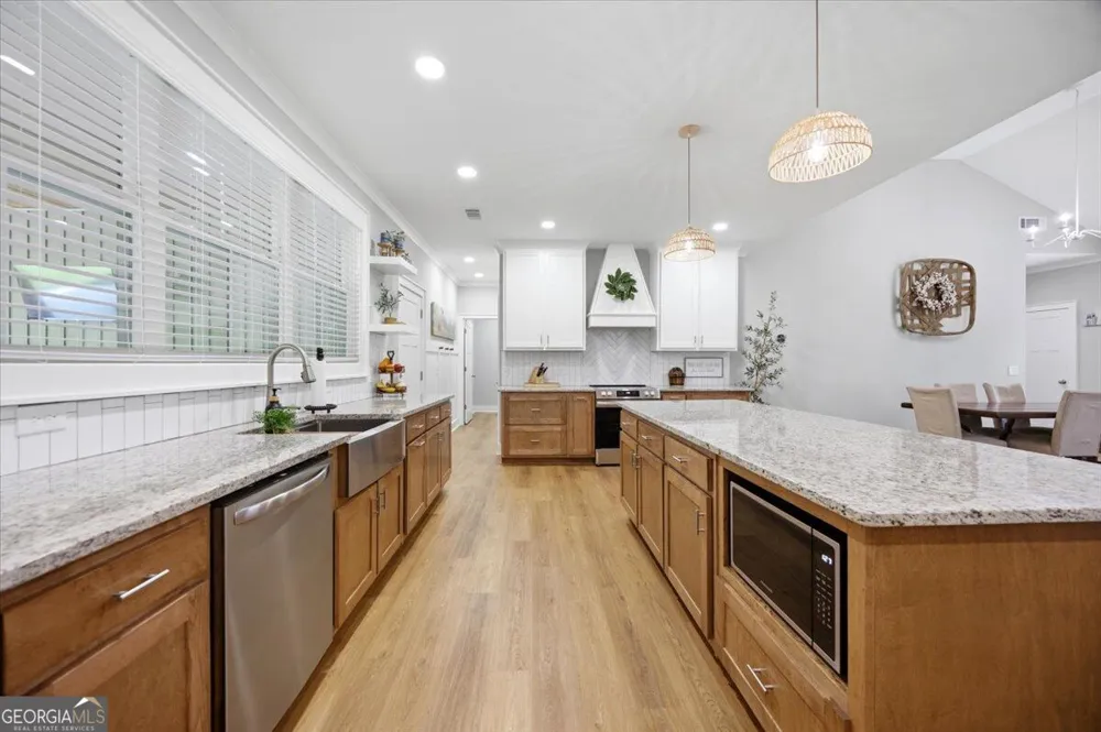 252 Rum Creek PASS Juliette, GA 31046
