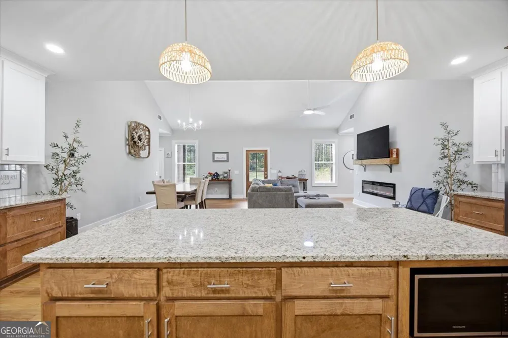 252 Rum Creek PASS Juliette, GA 31046