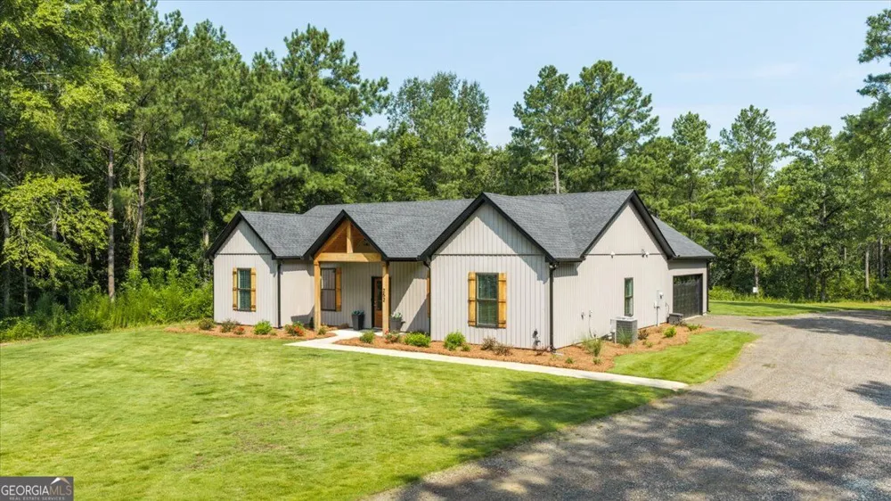 252 Rum Creek PASS Juliette, GA 31046
