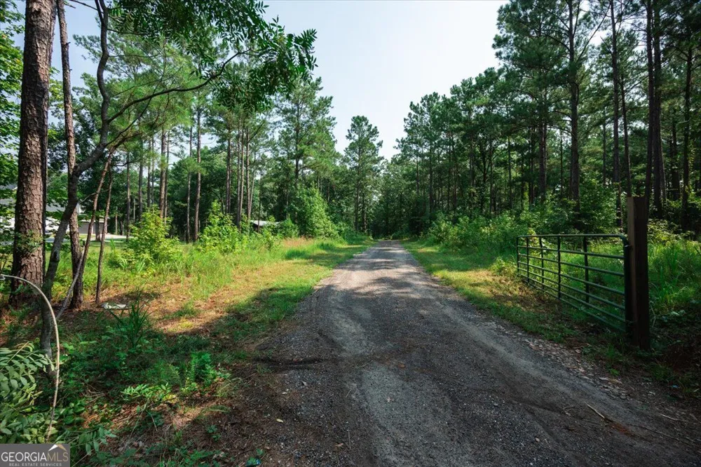 252 Rum Creek PASS Juliette, GA 31046