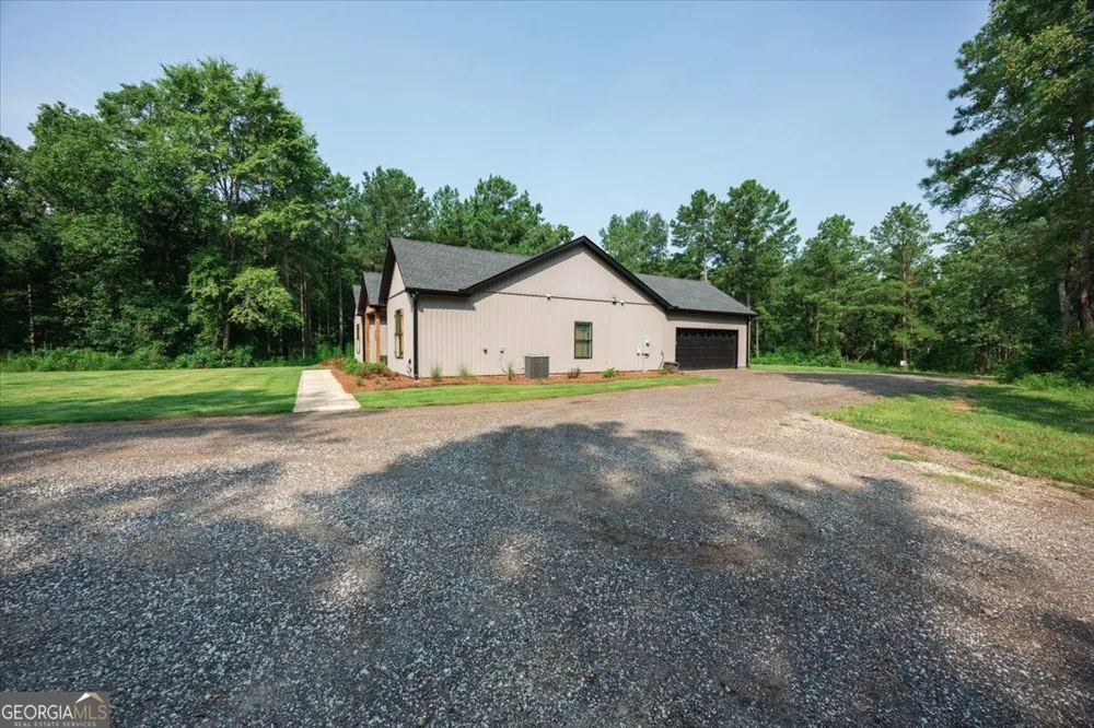 252 Rum Creek PASS Juliette, GA 31046