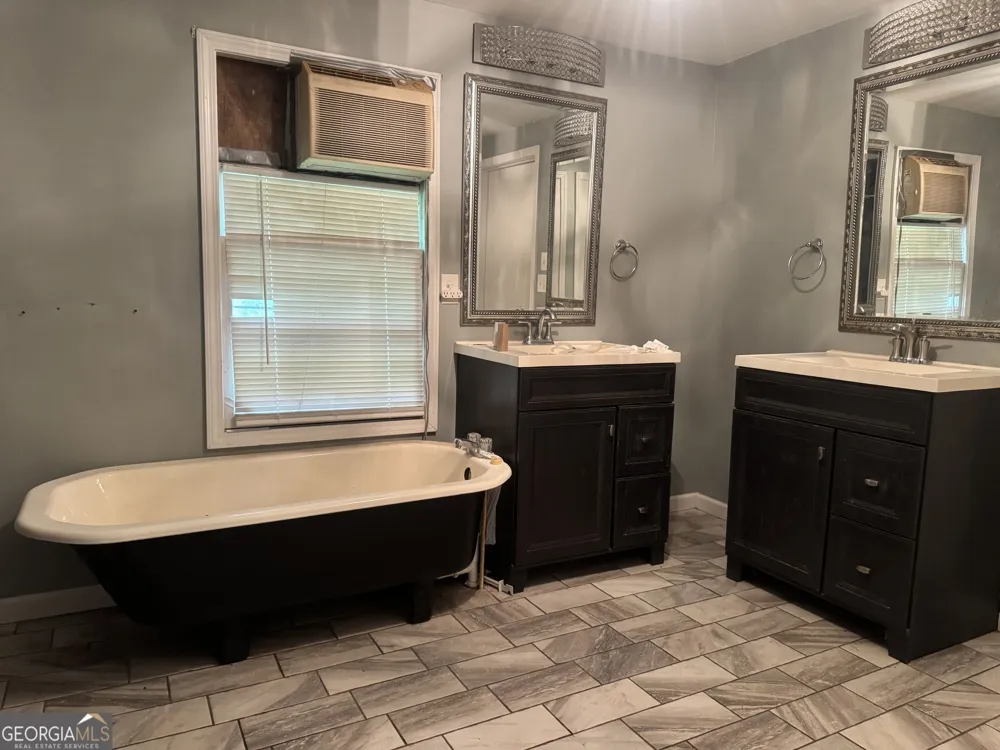 38 Cedarcrest RD LaGrange, GA 30240