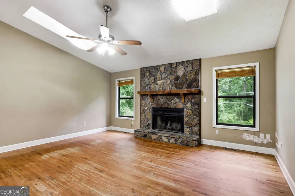 819 Tramore CT Powder Springs, GA 30127