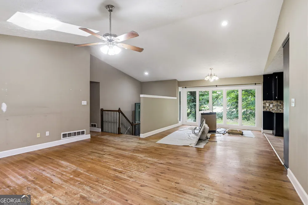 819 Tramore CT Powder Springs, GA 30127
