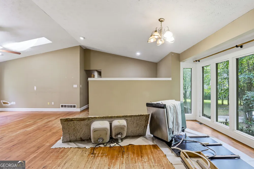 819 Tramore CT Powder Springs, GA 30127