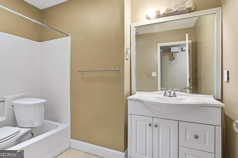 819 Tramore CT Powder Springs, GA 30127