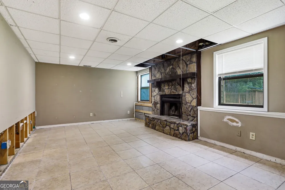 819 Tramore CT Powder Springs, GA 30127