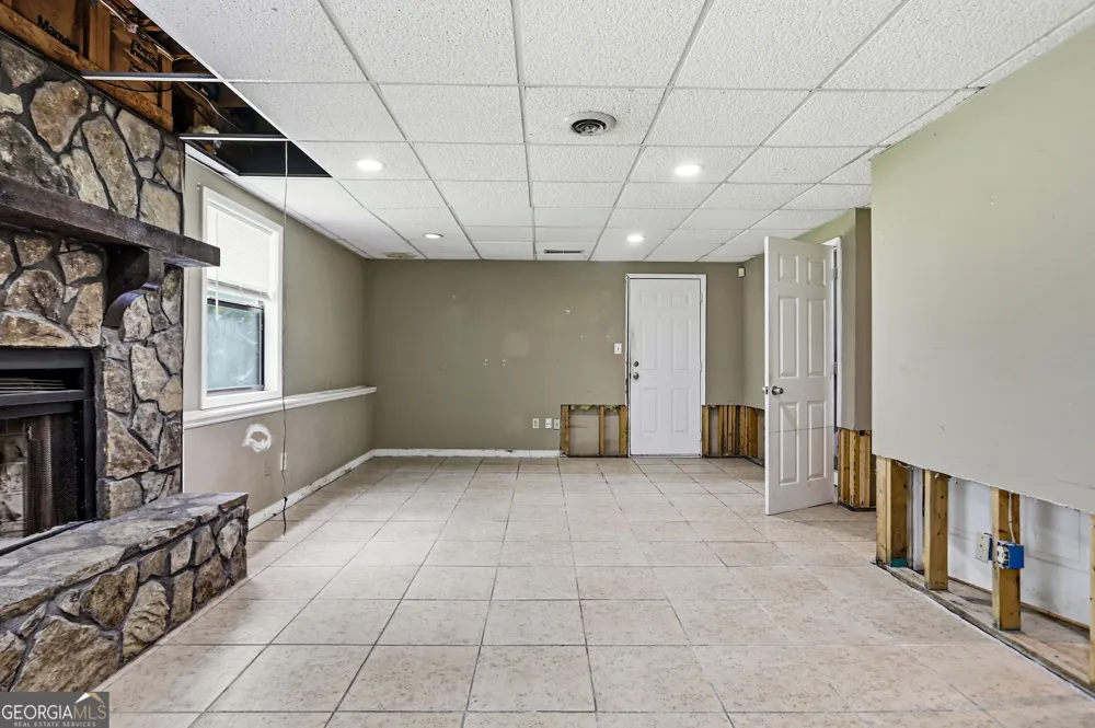 819 Tramore CT Powder Springs, GA 30127