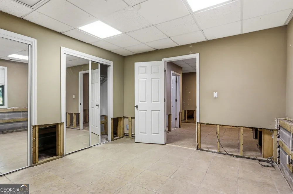 819 Tramore CT Powder Springs, GA 30127