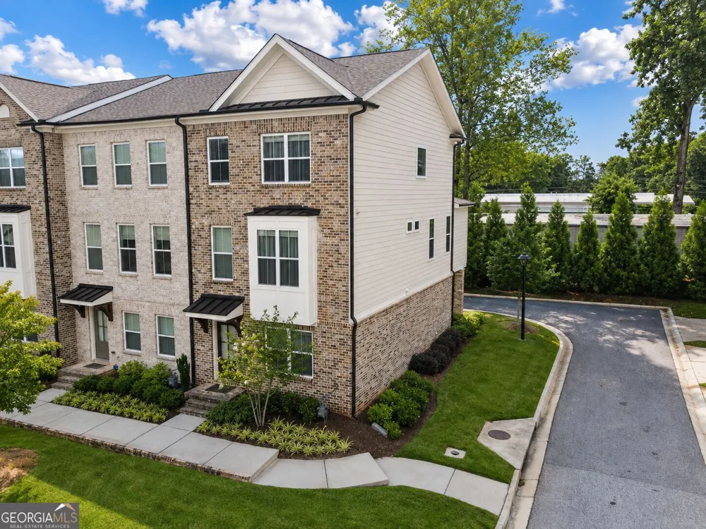 3292 Allgood LN Scottdale, GA 30079