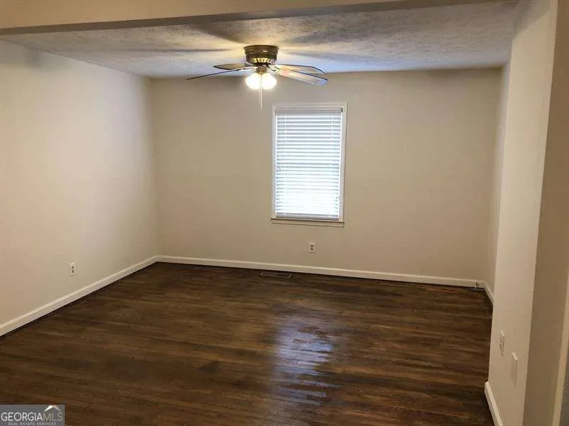 1579 Rockbridge RD Stone Mountain, GA 30087