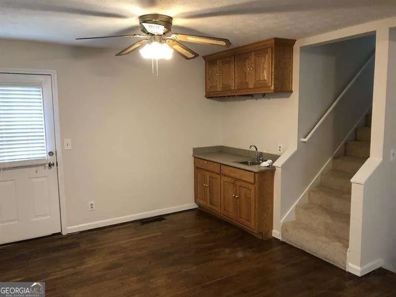 1579 Rockbridge RD Stone Mountain, GA 30087