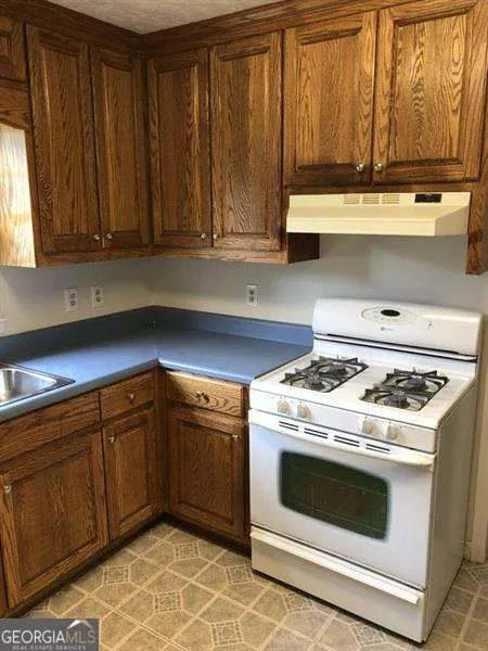 1579 Rockbridge RD Stone Mountain, GA 30087