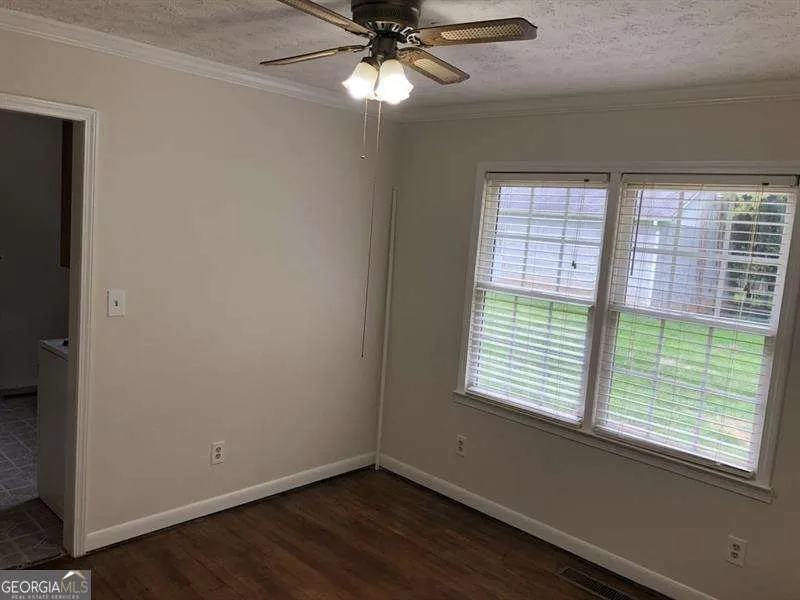 1579 Rockbridge RD Stone Mountain, GA 30087