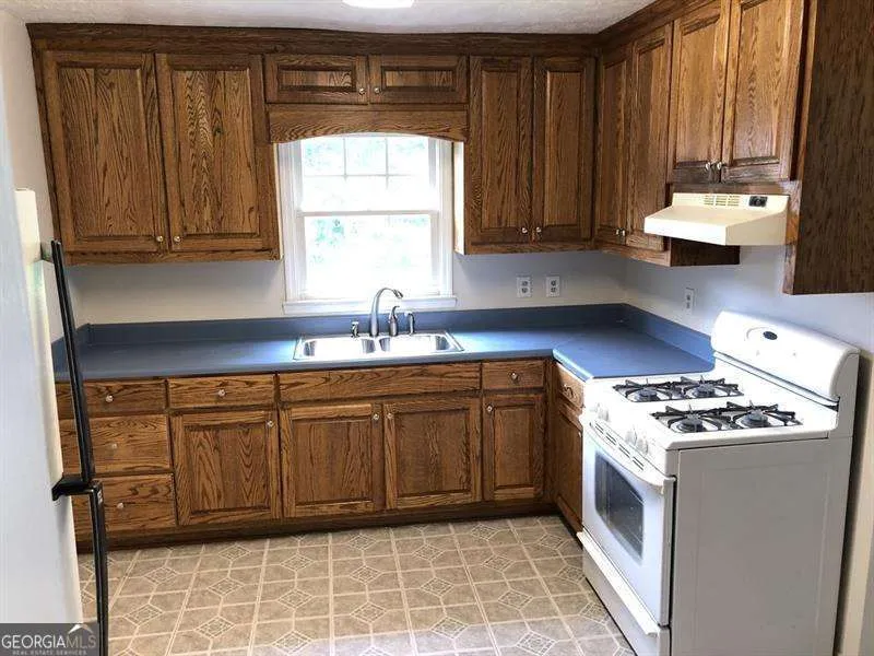1579 Rockbridge RD Stone Mountain, GA 30087