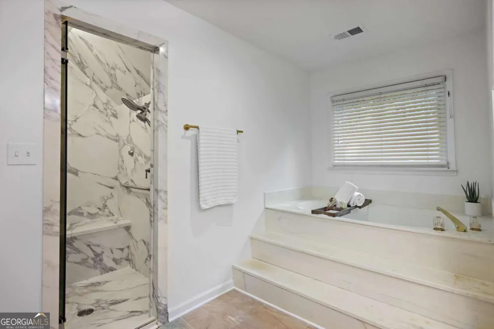 1024 Derby RUN NW Marietta, GA 30064