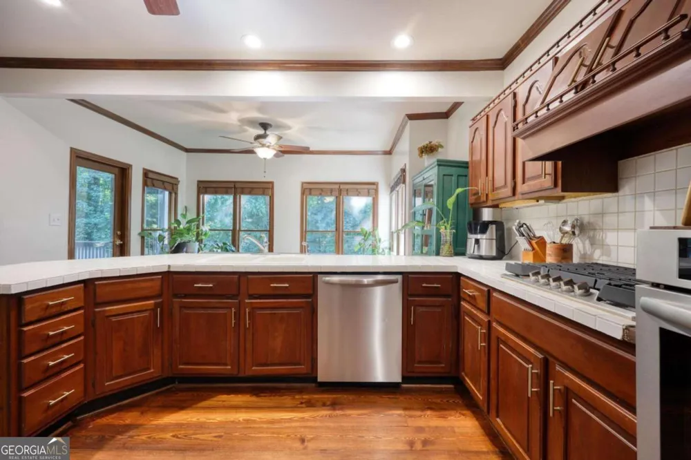1024 Derby RUN NW Marietta, GA 30064