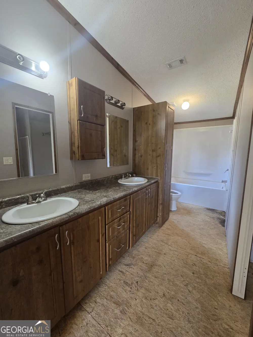 542 Nails Creek XING Royston, GA 30662
