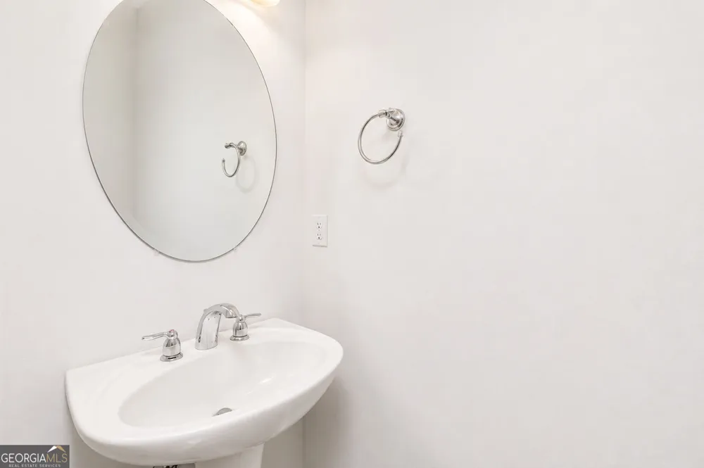 9034 Woodland TRL Alpharetta, GA 30009