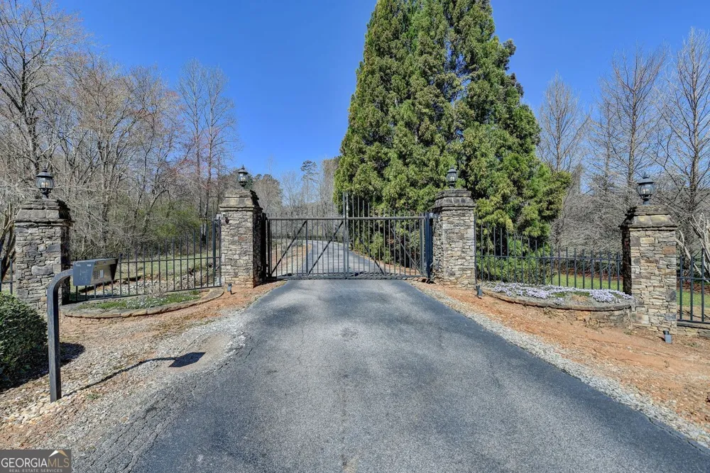 6245 Ben Parks RD Murrayville, GA 30564
