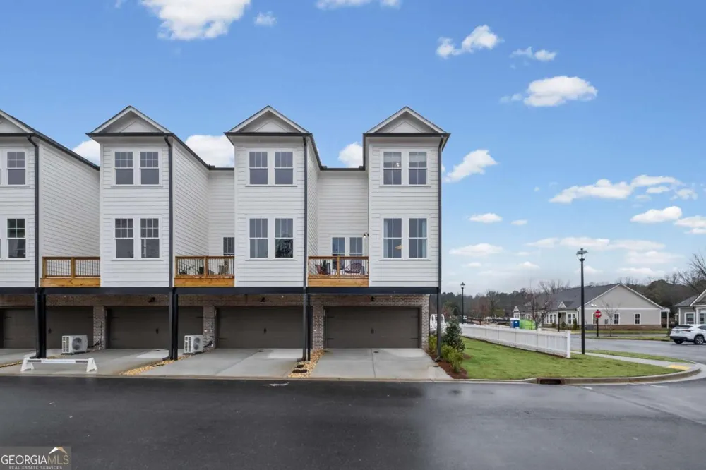 228 Village Overlook Canton, GA 30114