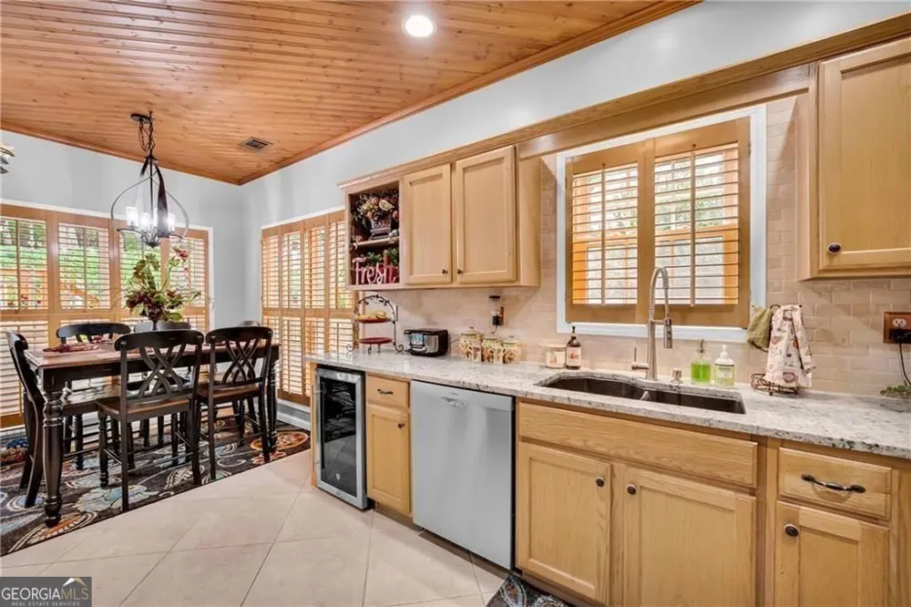 5724 Newberry Point DR Flowery Branch, GA 30542