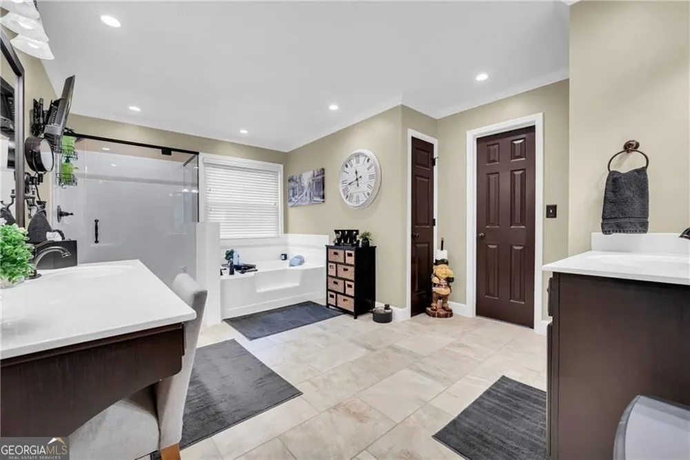 5724 Newberry Point DR Flowery Branch, GA 30542