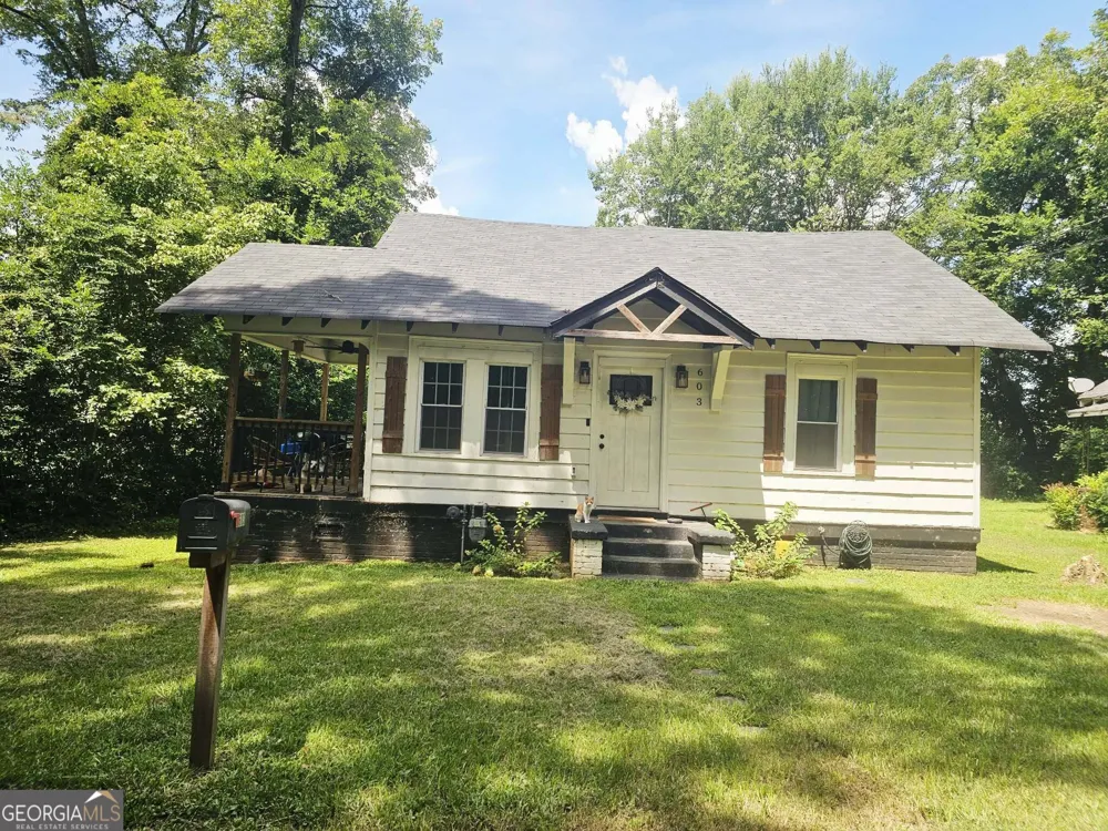 603 Avenue F West Point, GA 31833