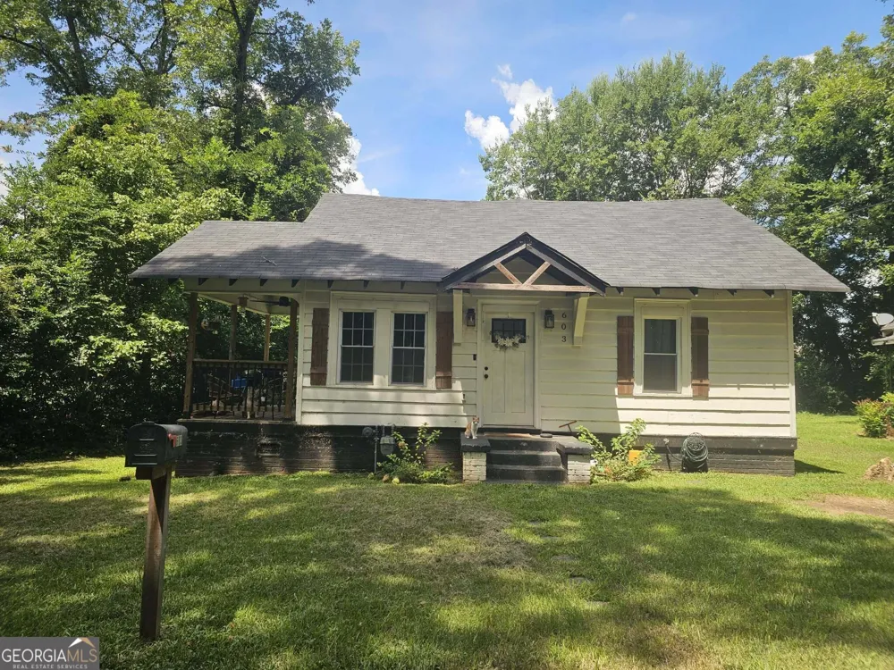 603 Avenue F West Point, GA 31833