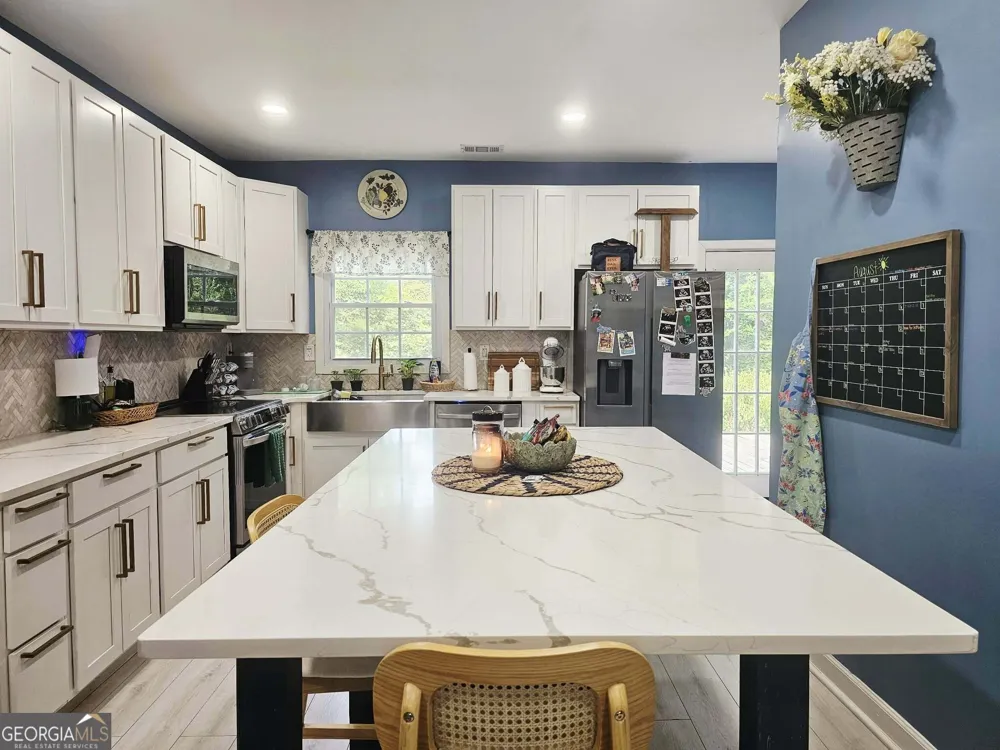 603 Avenue F West Point, GA 31833