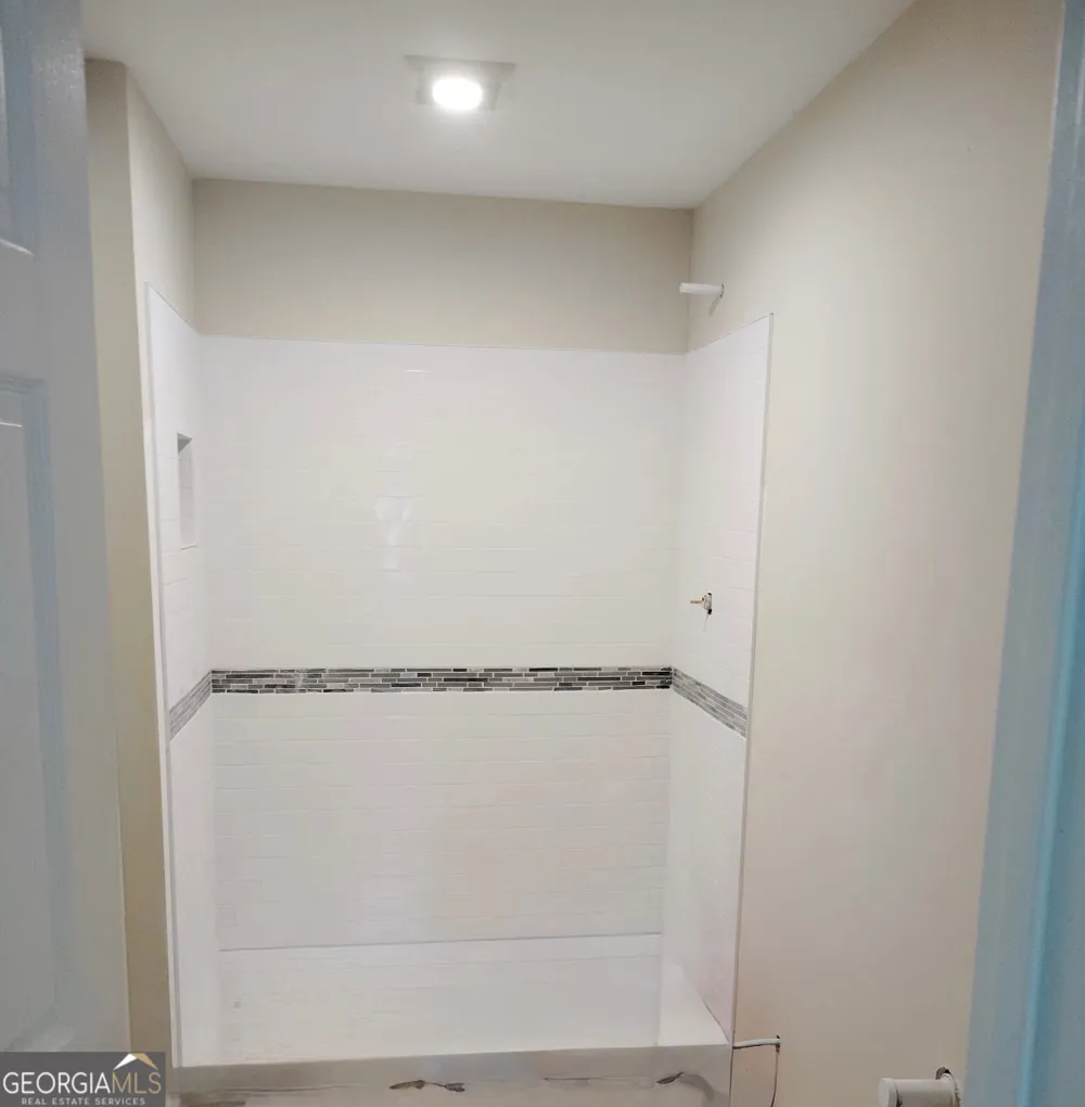 205 Gumlog DR Lavonia, GA 30553