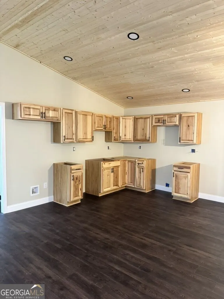 205 Gumlog DR Lavonia, GA 30553